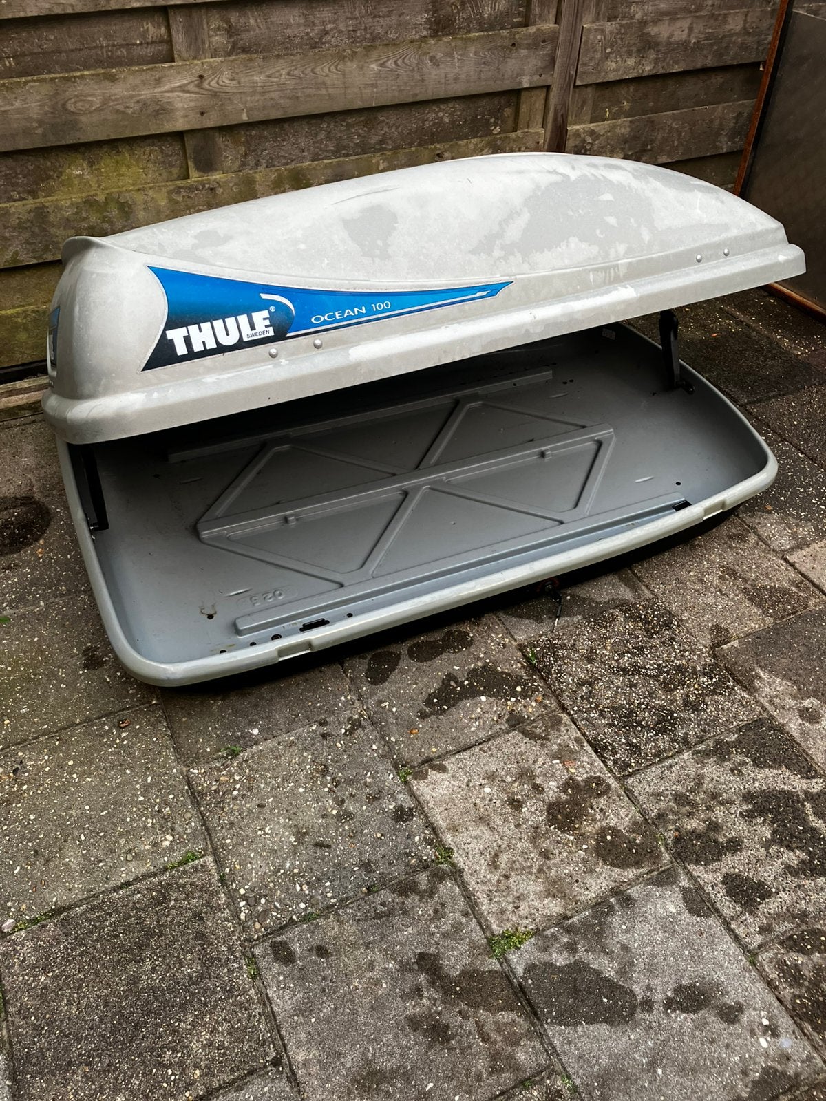 Thule ocean 100 dakkoffer, Ophalen, Zo goed als nieuw
