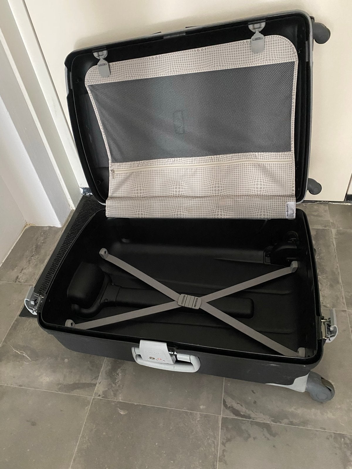 Samsonite Koffer - Zwart, Ophalen, Gebruikt, Hard kunststof, 45 tot 55 cm