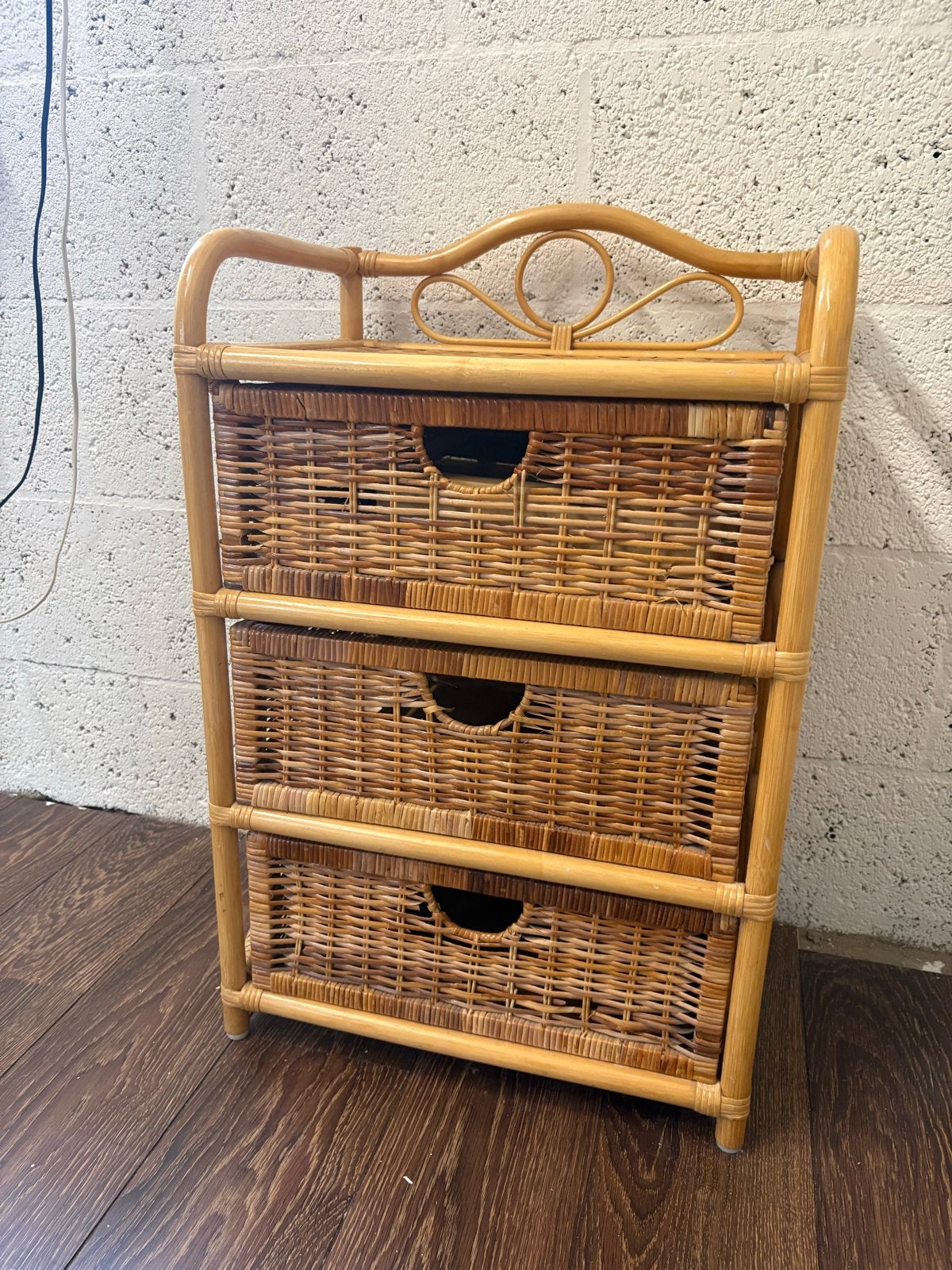 Vintage rotan ladekastje met 3 lades in goede staat, 3 of 4 laden, Ophalen, 25 tot 50 cm, Minder dan 100 cm