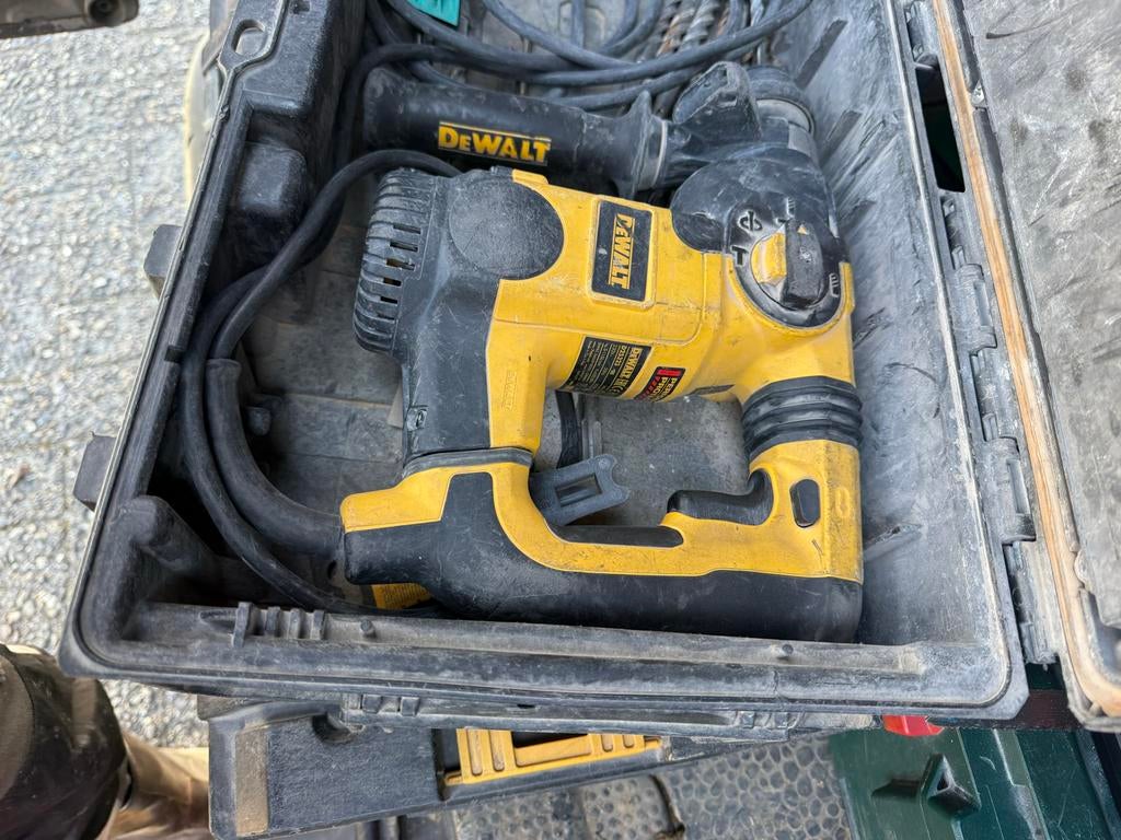 Dewalt Klopboormachine met Boorset, Boormachine, Ophalen of Verzenden, Klopboormechanisme, Gebruikt