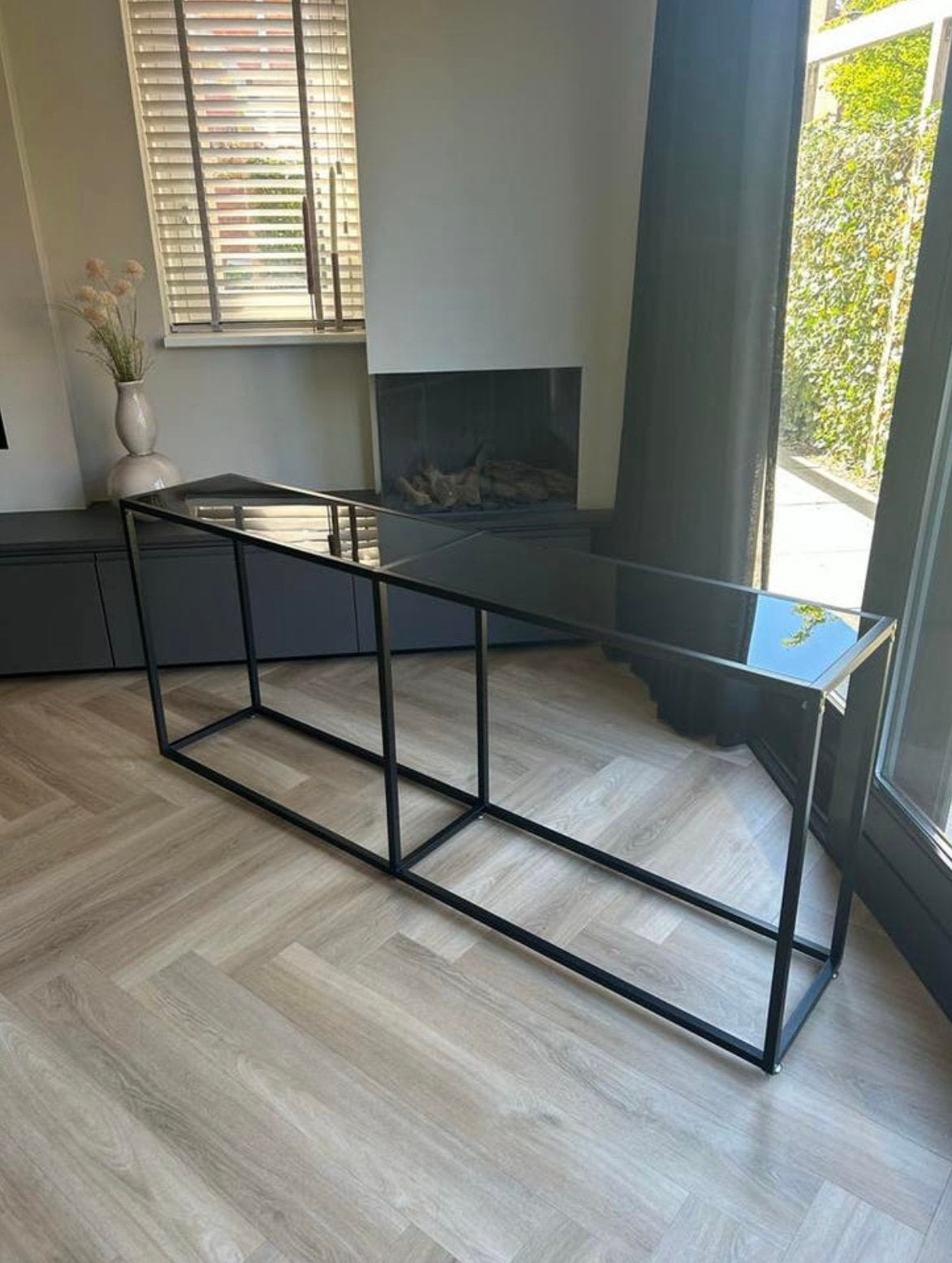 Side table / dressoir zwart met glas, Ophalen, 50 tot 100 cm, Rechthoekig, Glas