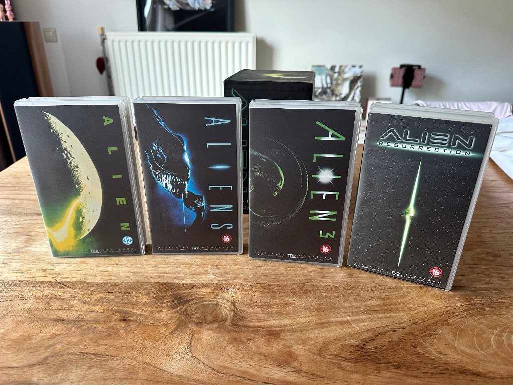 Alien Saga VHS Boxset (CIB), Engels, Vanaf 16 jaar, Science Fiction en Fantasy, Boxset