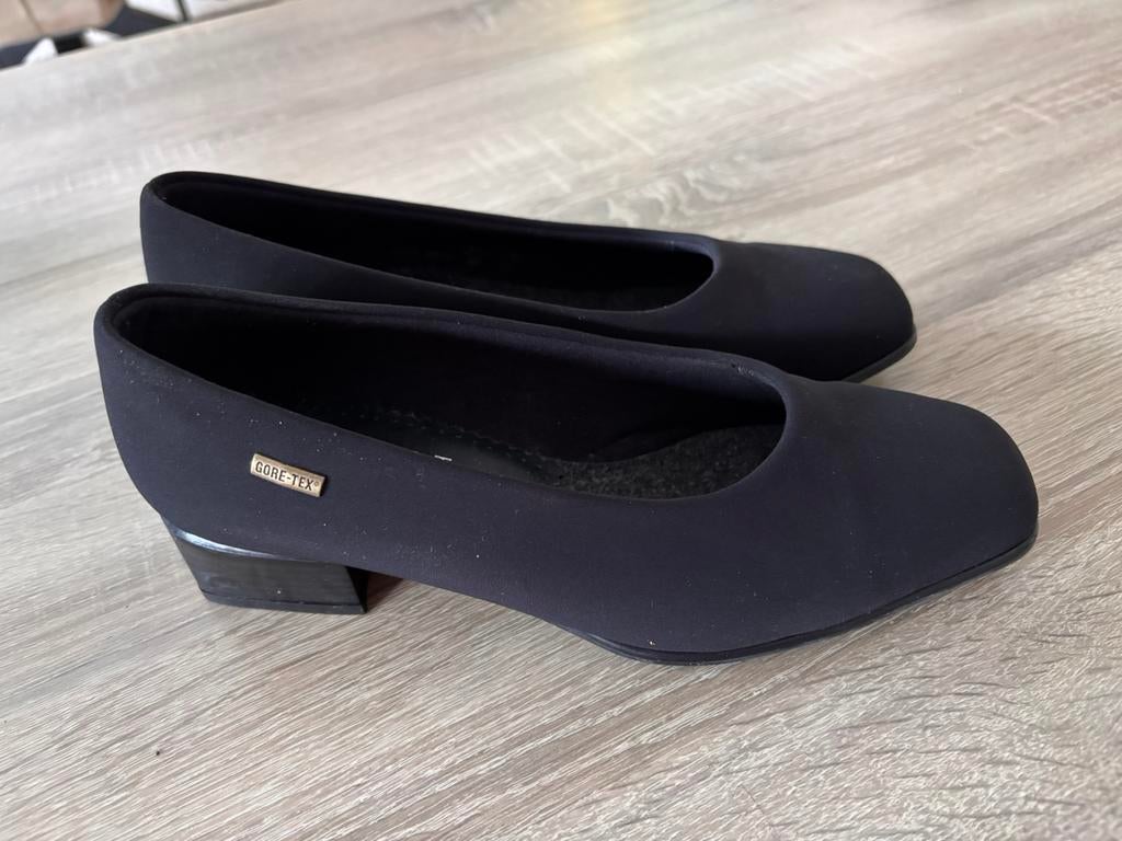 Nog bijna nieuwe schoenen blauw maat  37(4), Ophalen of Verzenden, Zo goed als nieuw, Blauw