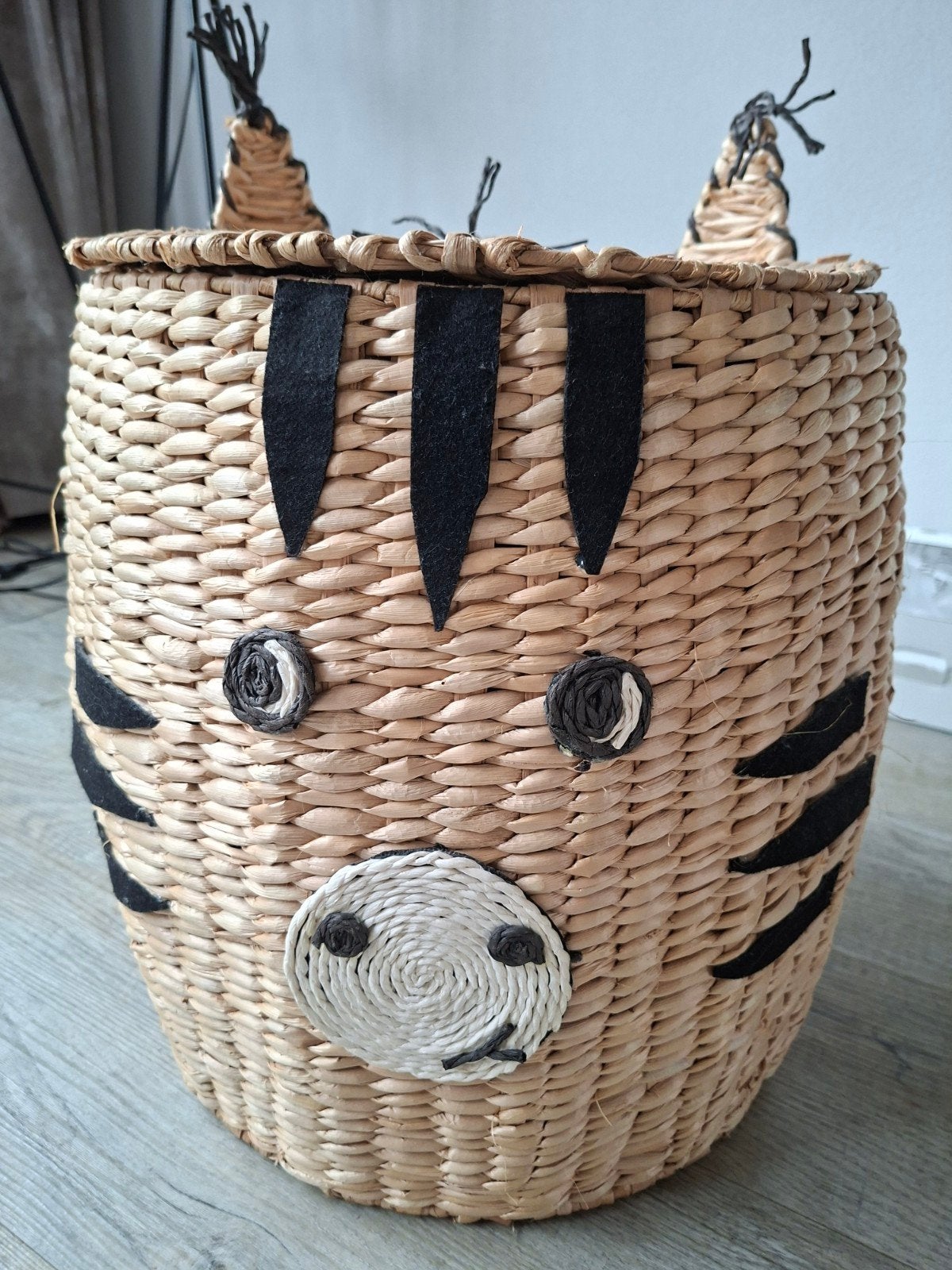 Leuke rieten mand met deksel, Huis en Inrichting, Ophalen, Gebruikt, Mand, Gevlochten