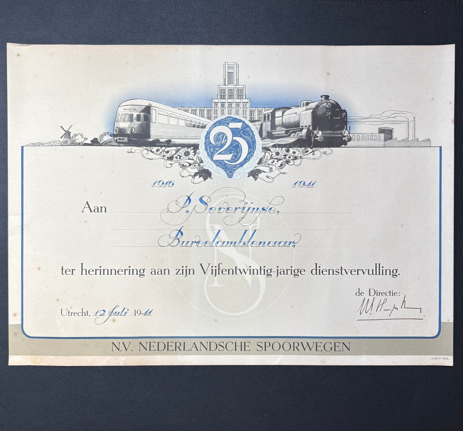 Oorkonde 25-jarig dienstverband bureelambtenaar NS (1941), Ophalen of Verzenden, Gebruikt, Trein