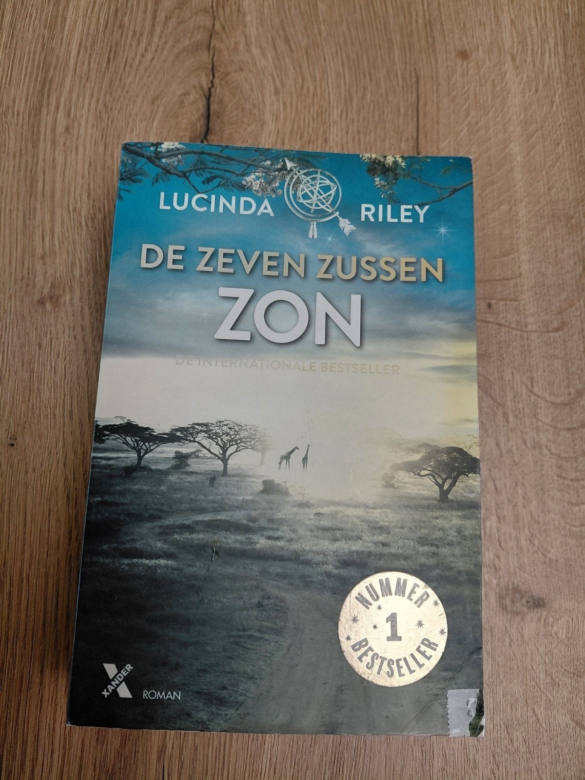 Lucinda Riley -- Zon., Boeken, Ophalen of Verzenden, Zo goed als nieuw