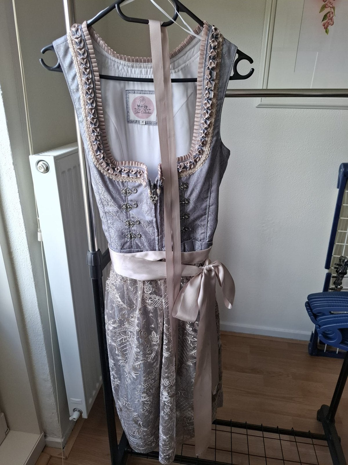 Marjo dirndl, Kleding | Dames, Carnavalskleding en Feestkleding, Ophalen of Verzenden, Zo goed als nieuw, Maat 36 (S), Overige thema's