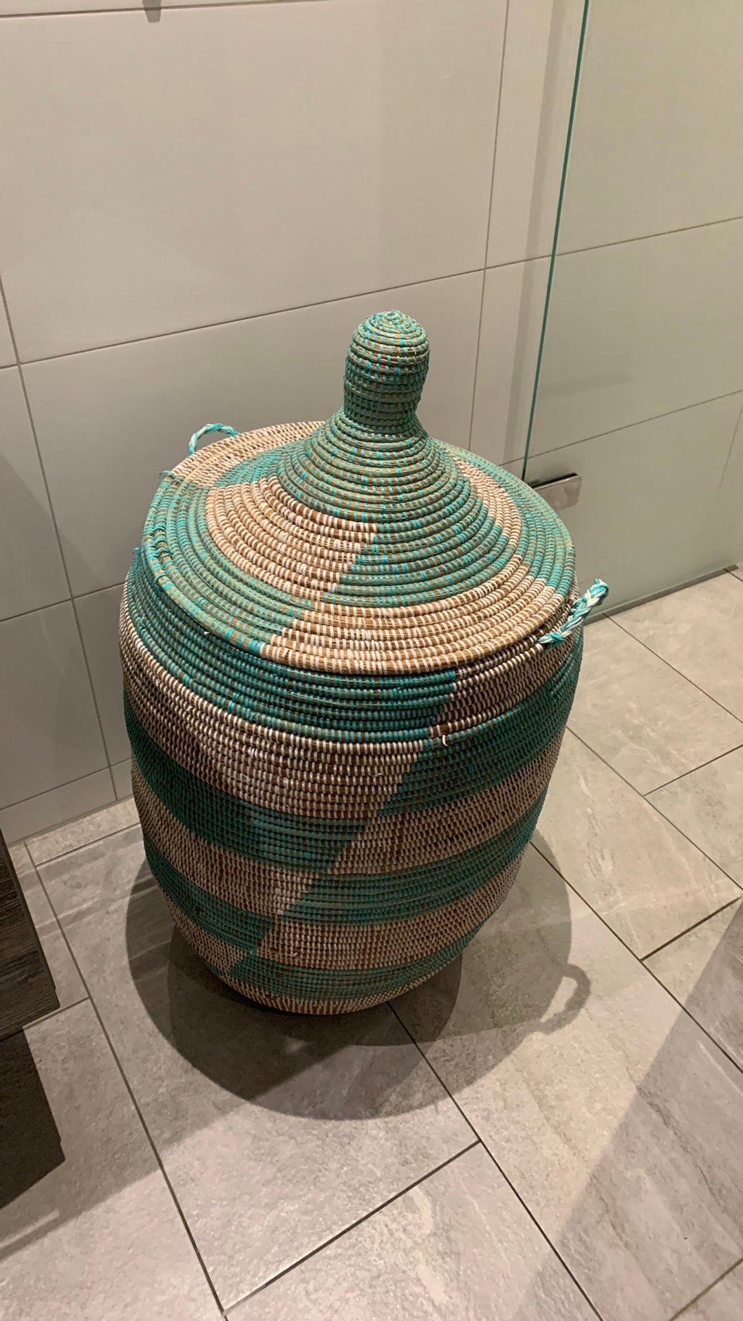 Grote Afrikaanse mand, Huis en Inrichting, Ophalen, Overige materialen, Gebruikt, Mand