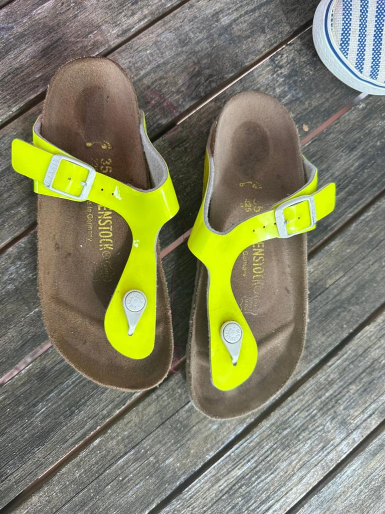Birkenstock slippers in maat 35, Ophalen of Verzenden, Zo goed als nieuw, Meisje, Overige typen