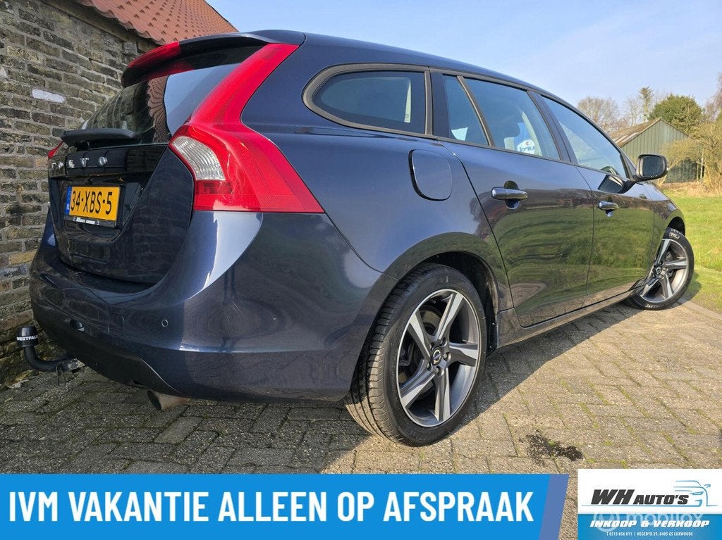 Volvo V60 1.6 T3 Kinetic Automaat!, Auto's, Gebruikt, 4 cilinders, 150 pk, Blauw