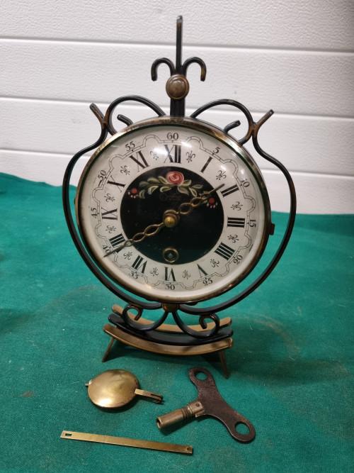 orfac klok tafelmodel met sleutel, Huis en Inrichting, Woonaccessoires | Klokken, Ophalen of Verzenden, 'T Olde Gre-j, Info@toldegrej.nl