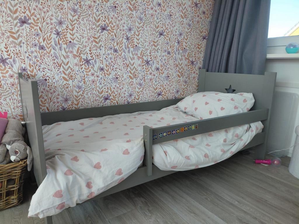 Juniorbed grijs, Kinderen en Baby's, Kinderkamer | Bedden, Gebruikt, 70 tot 85 cm, 160 tot 180 cm, Ophalen