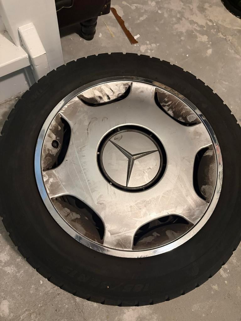 Michelin Winterband op stalen velg - 185/65R15, Auto-onderdelen, Banden en Velgen, Ophalen, Gebruikt, 15 inch, Banden en Velgen