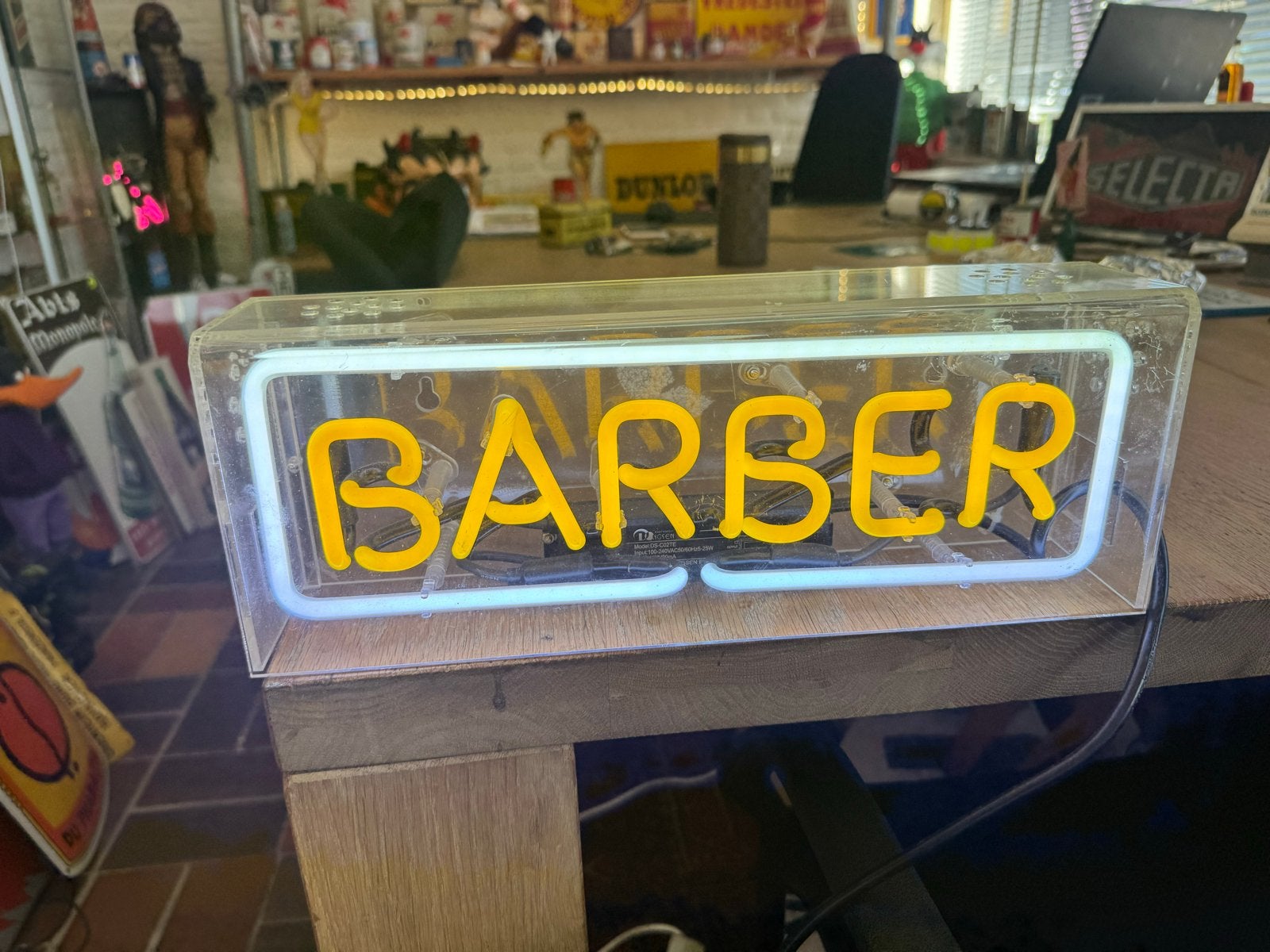 Neon BARBER reclamebord - Uniek en stijlvol, Ophalen, Gebruikt, ., Lichtbak of (neon) lamp