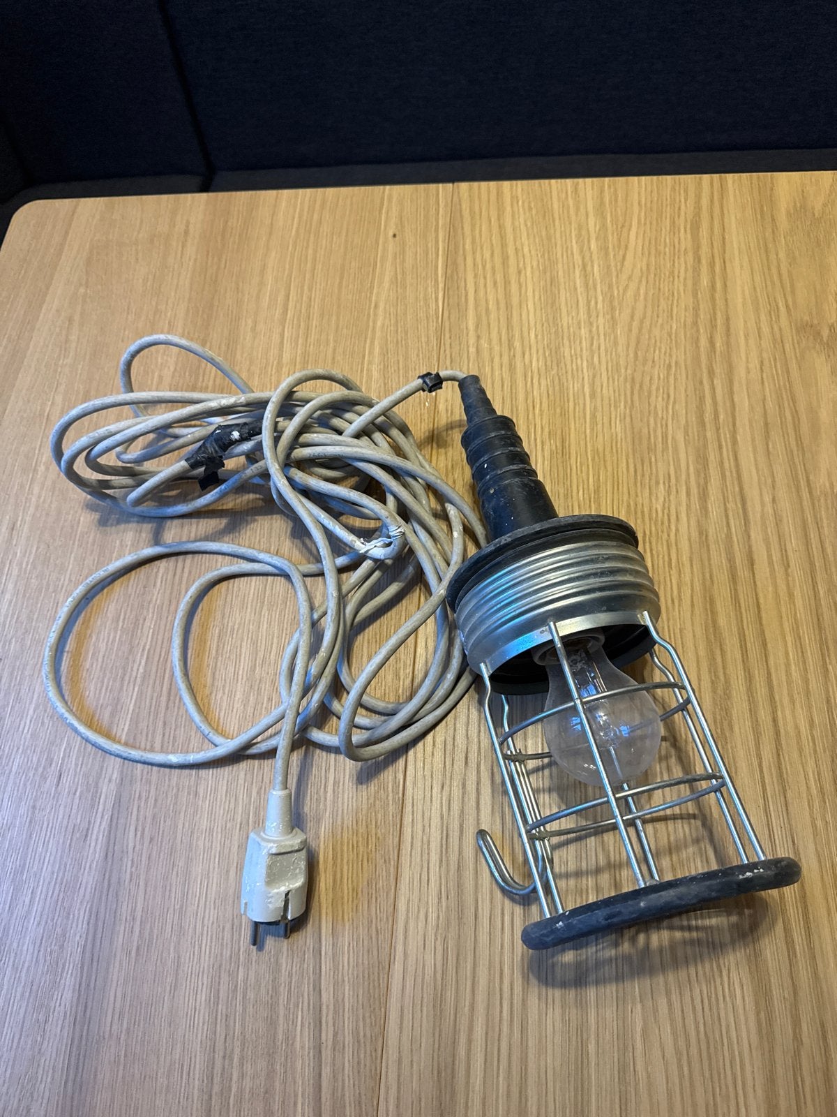 bouwlamp / werklamp met kooi, Overige merken, Gebruikt, Zwart, Industrieel