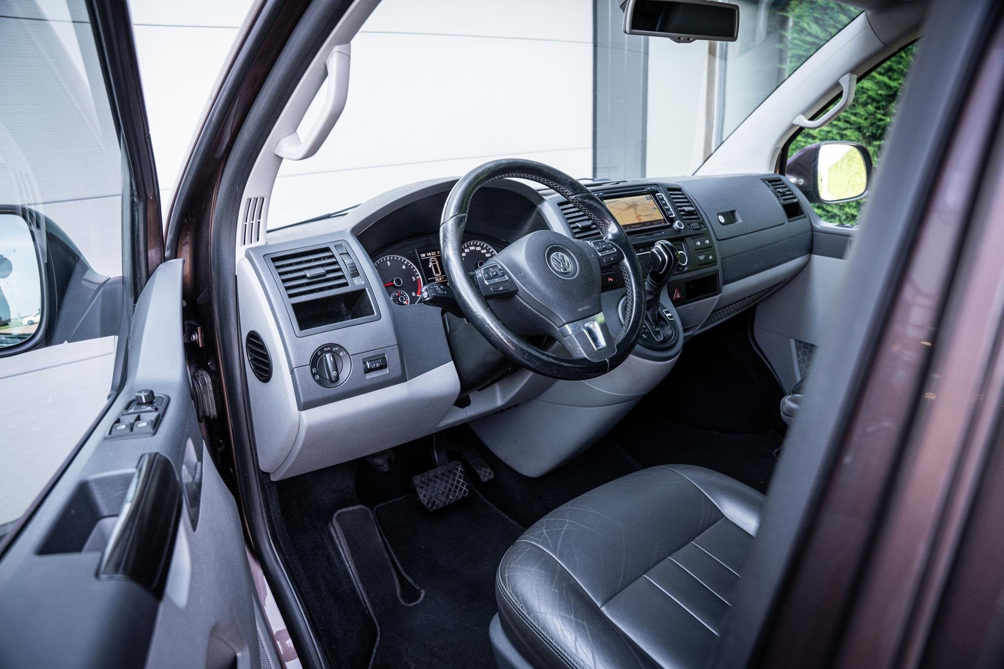 Volkswagen Transporter 2.0 Bi-TDI DSG7 4Motion DC Highline 2, Automaat, Euro 5, Stof, Gebruikt