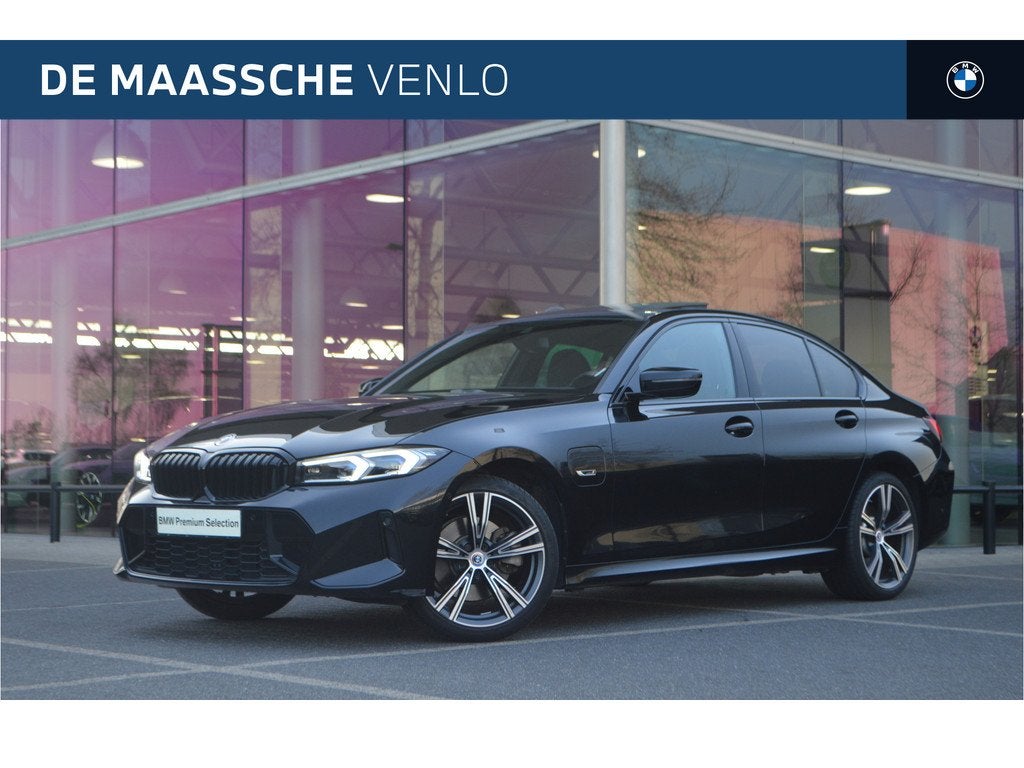 BMW 3 Serie 320e M Sport Automaat / Trekhaak / Schuif-kantel