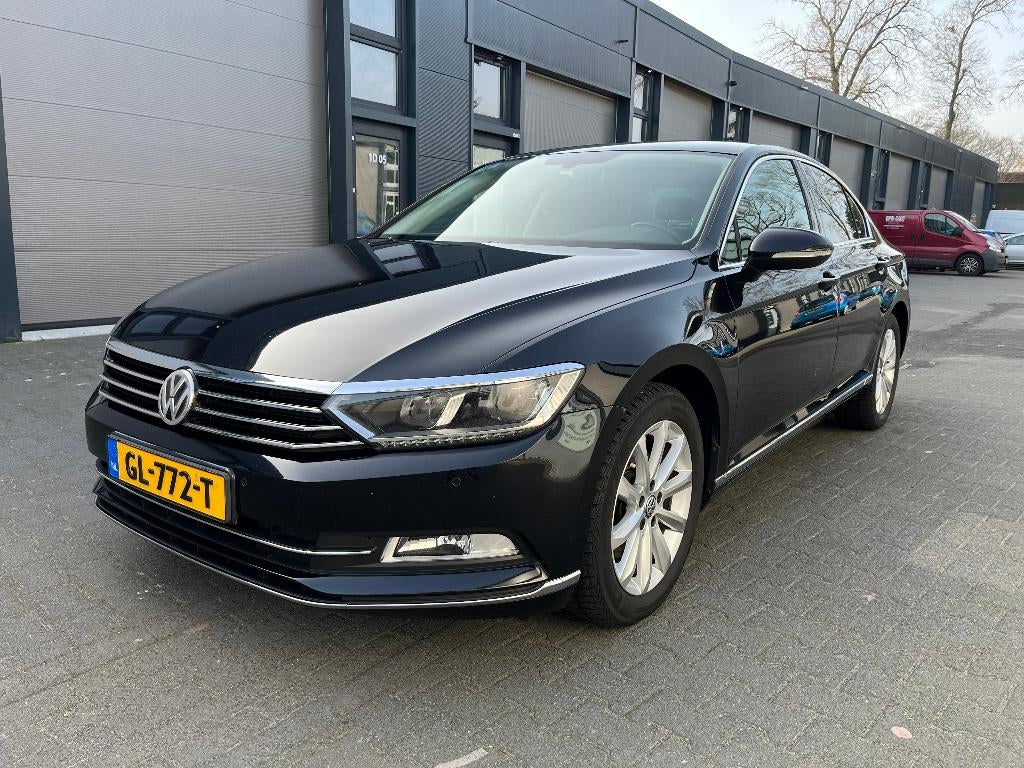 Volkswagen Passat 1.4 TSI 110KW ACT BMT 2015 Zwart, Auto's, 4 cilinders, Zwart, Origineel Nederlands, 1395 cc