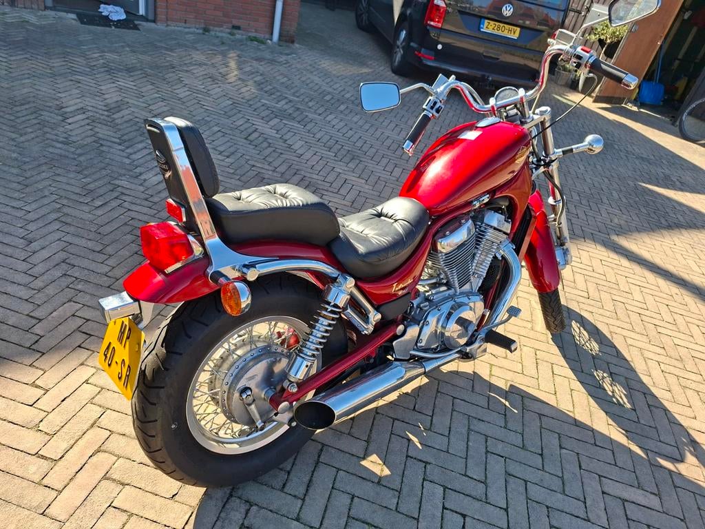 Suzuki Intruder VS 800 - Echte km, XL kleding winter/zomer