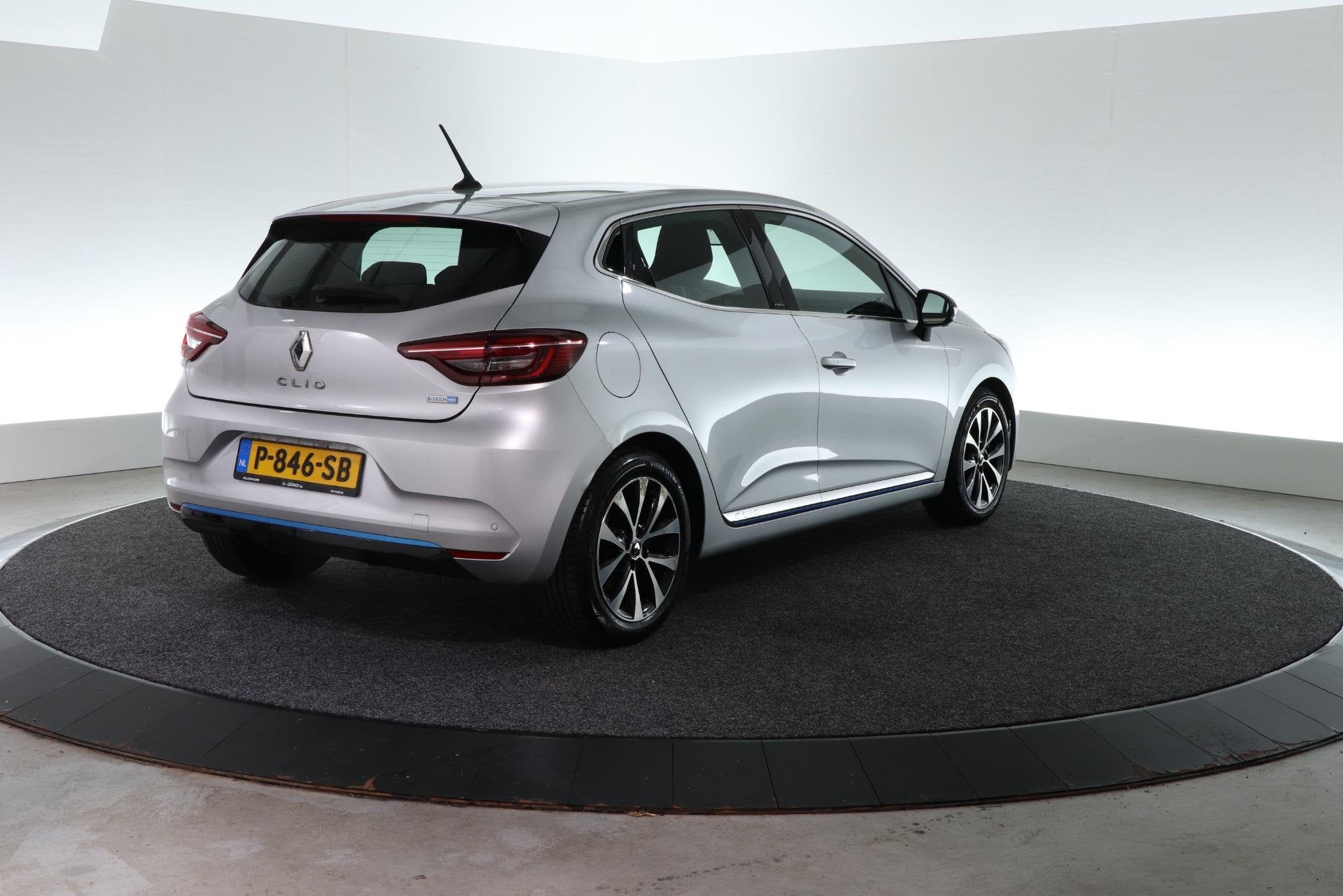 Renault Clio 1.6 E-Tech Hybrid 140 Serie Limitee E-TECH | CA, Auto's, Dealer onderhouden, Gebruikt, Euro 6, 4 cilinders