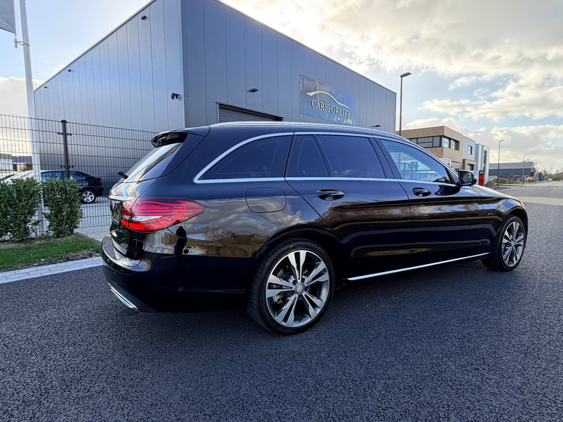 Mercedes-Benz C-klasse Estate 300e Avantgarde 9-T Hybride, Auto's, Mercedes-Benz, Stof, Gebruikt, Zwart, Zwart