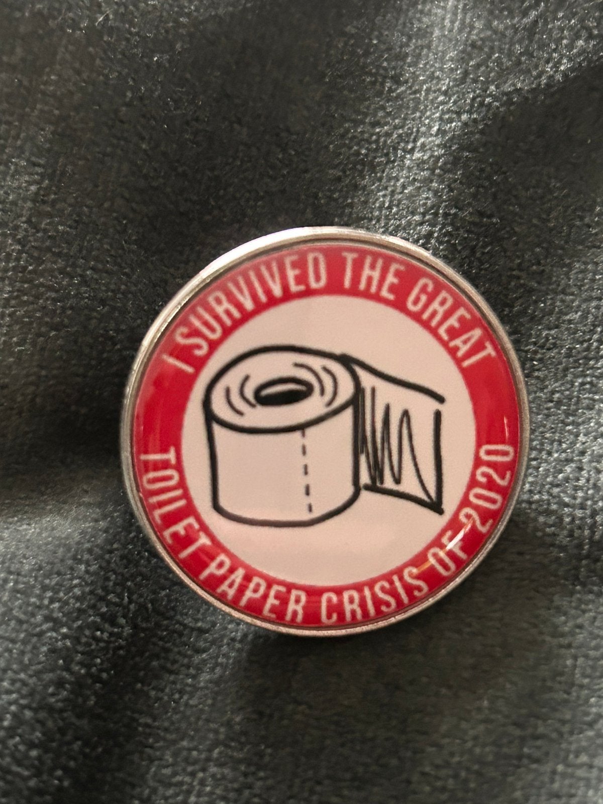 Pin I survived the great toiletpaper crisis of 2020, Ophalen of Verzenden, Nieuw