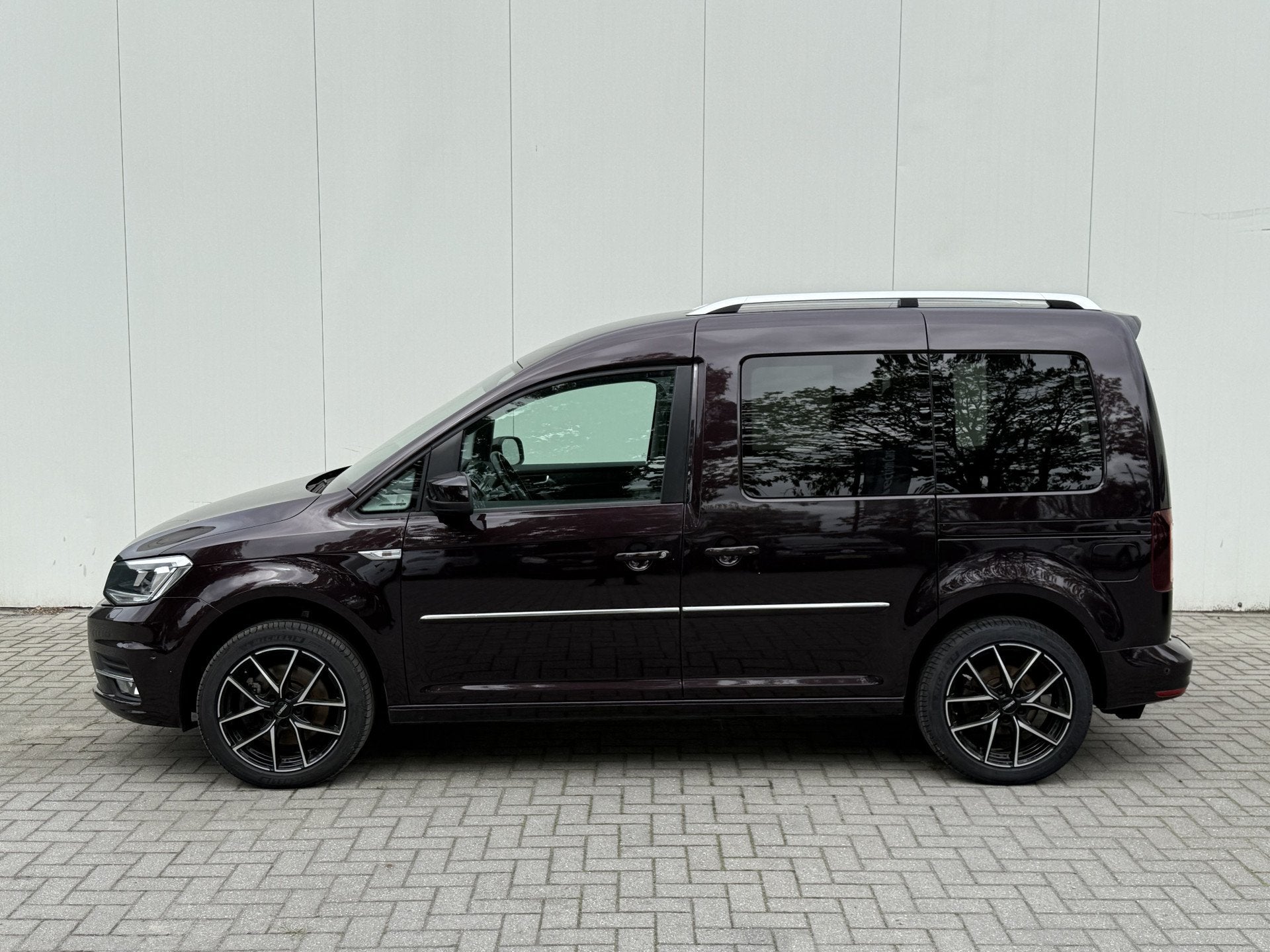 Volkswagen Caddy 1.4 TSI 125pk HIGHLINE - Rolstoelauto 3+1 o, Auto's, Voorwielaandrijving, Dealer onderhouden, 125 pk, Gebruikt