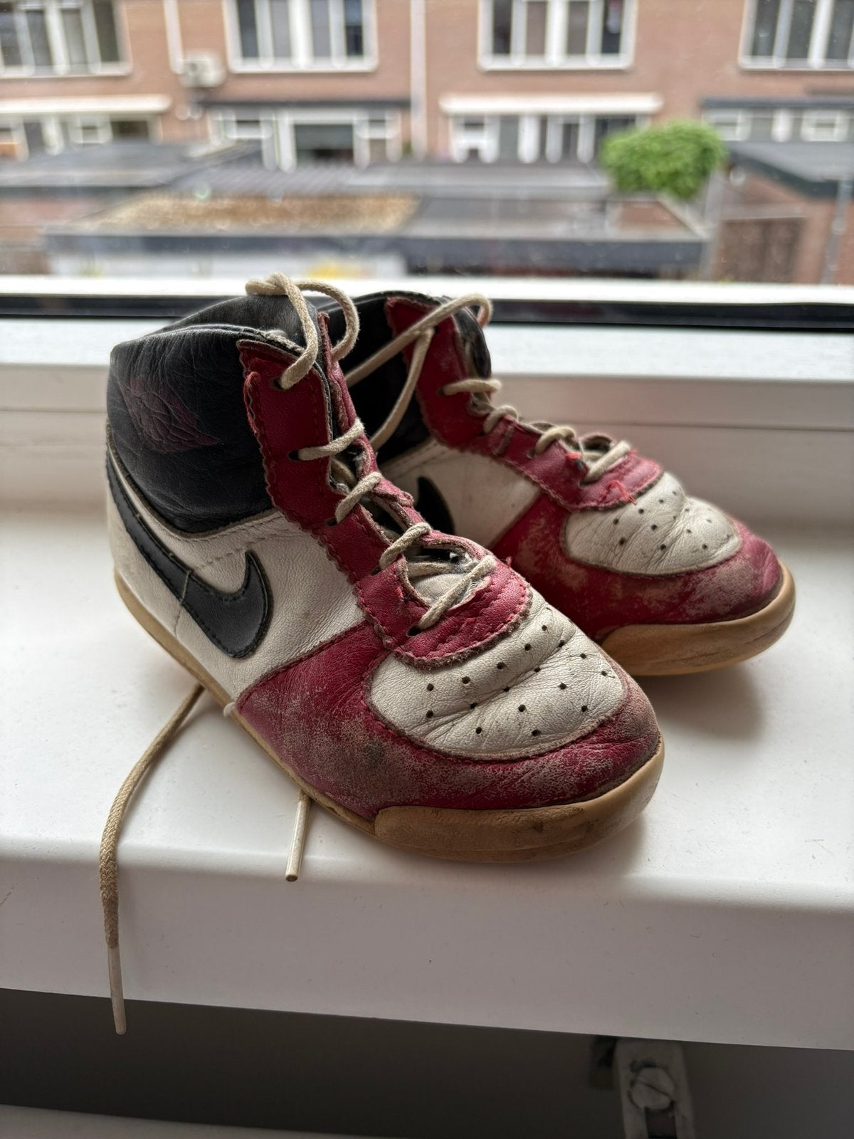 Nike Air Jordan 1985 size 7 chicago, Antiek en Kunst, Antiek | Kleding en Accessoires, Ophalen of Verzenden, Kinderen