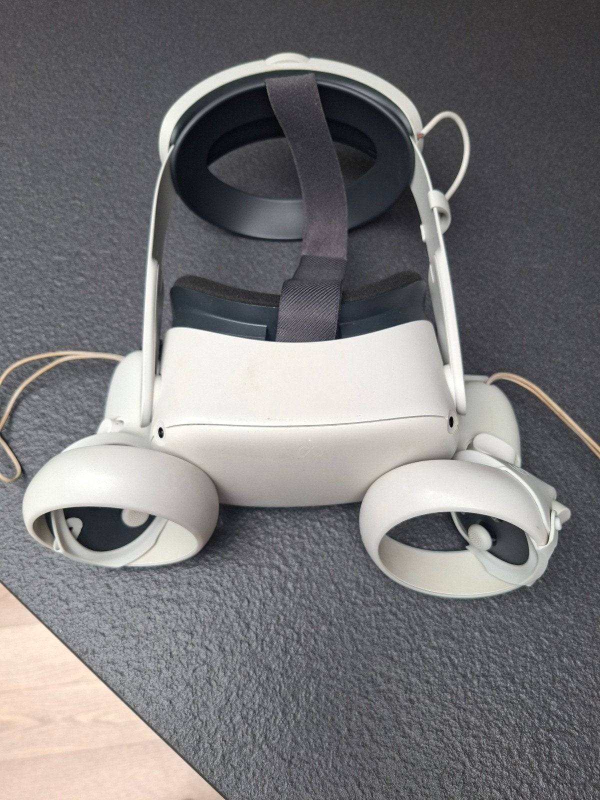 Oculus Quest 2 VR-bril met controllers en doos, Ophalen of Verzenden, Gebruikt, VR-bril, Overige platformen