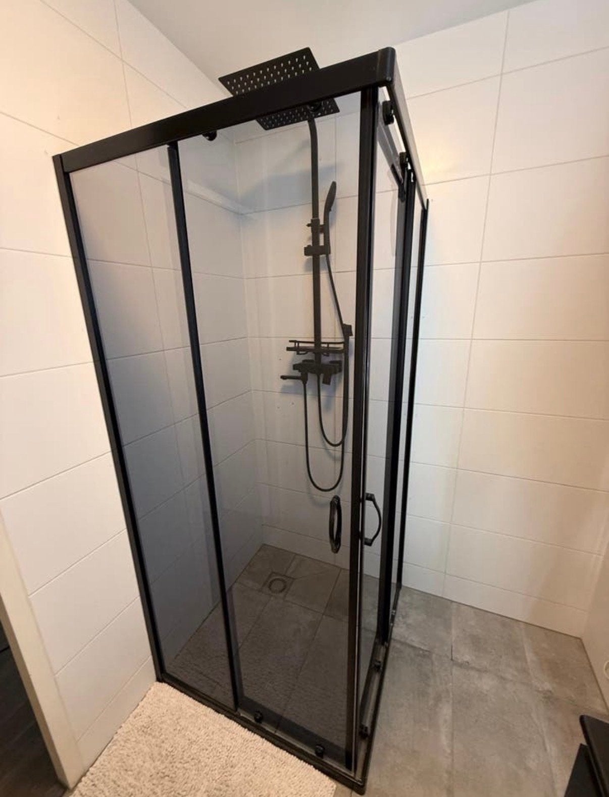 Moderne zwarte douchecabine 90 x 90, Ophalen, Zo goed als nieuw, Glas, Douche