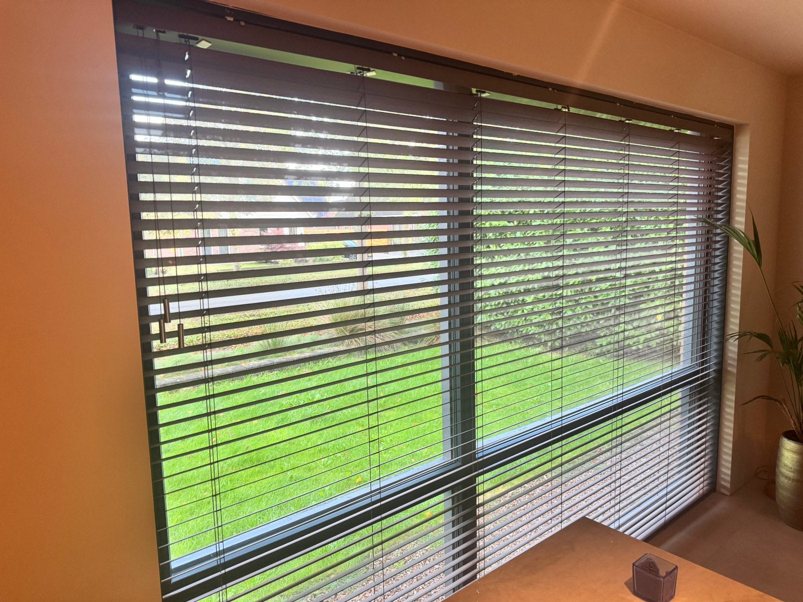 Solano jaloezie 50mm kleur kastanje,bamboe breedte 3235, Ophalen, Zo goed als nieuw