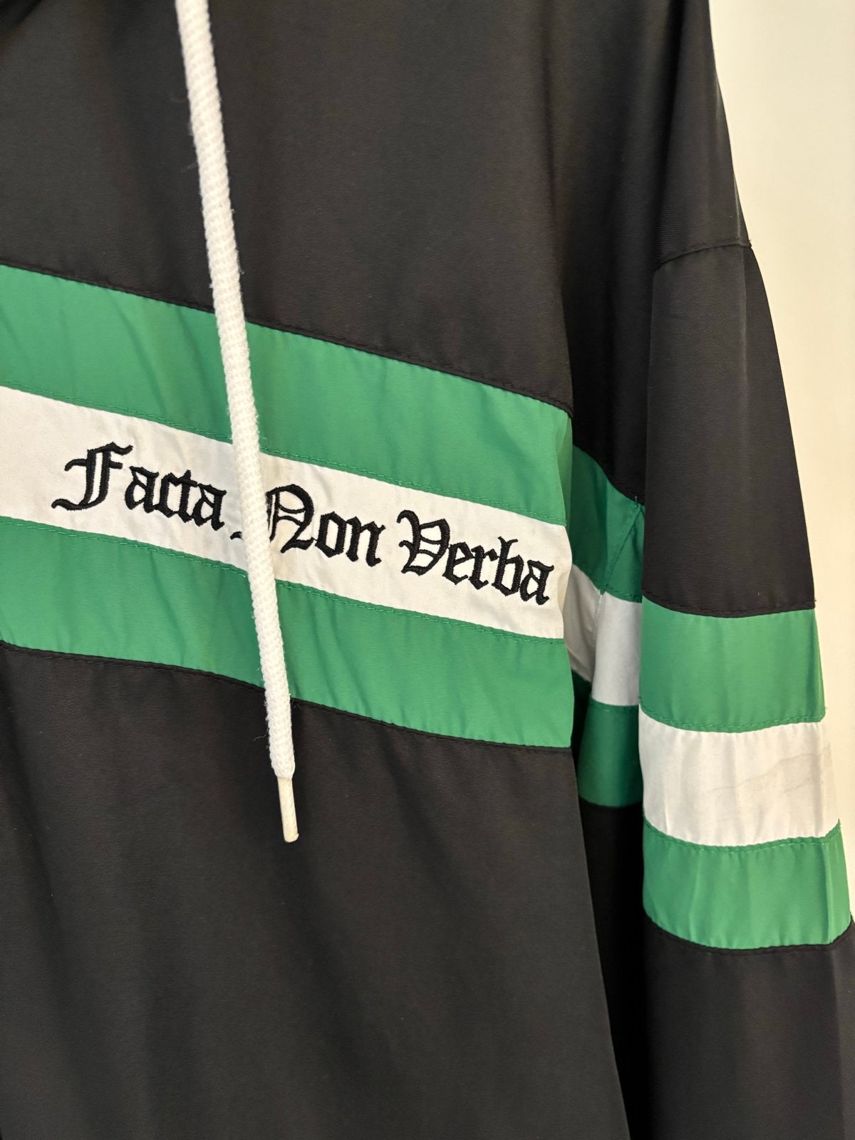 Feyenoord Facta Non Verba Windjack - Zwart/Groen/Wit, Ophalen of Verzenden, Zo goed als nieuw, Maat 52/54 (L), Meerkleurig