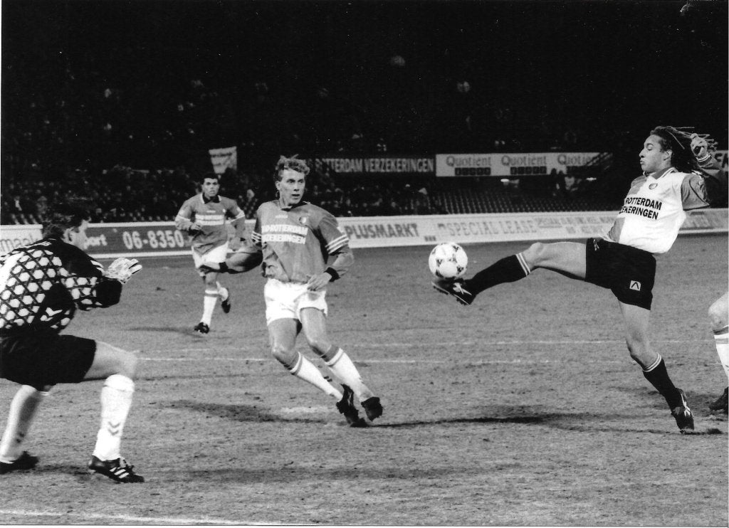 persfoto Piet Bouts 27-03-1996 Feyenoord-Willem II 2x, Verzamelen, Verzenden, Zo goed als nieuw, Feyenoord, Poster, Plaatje of Sticker