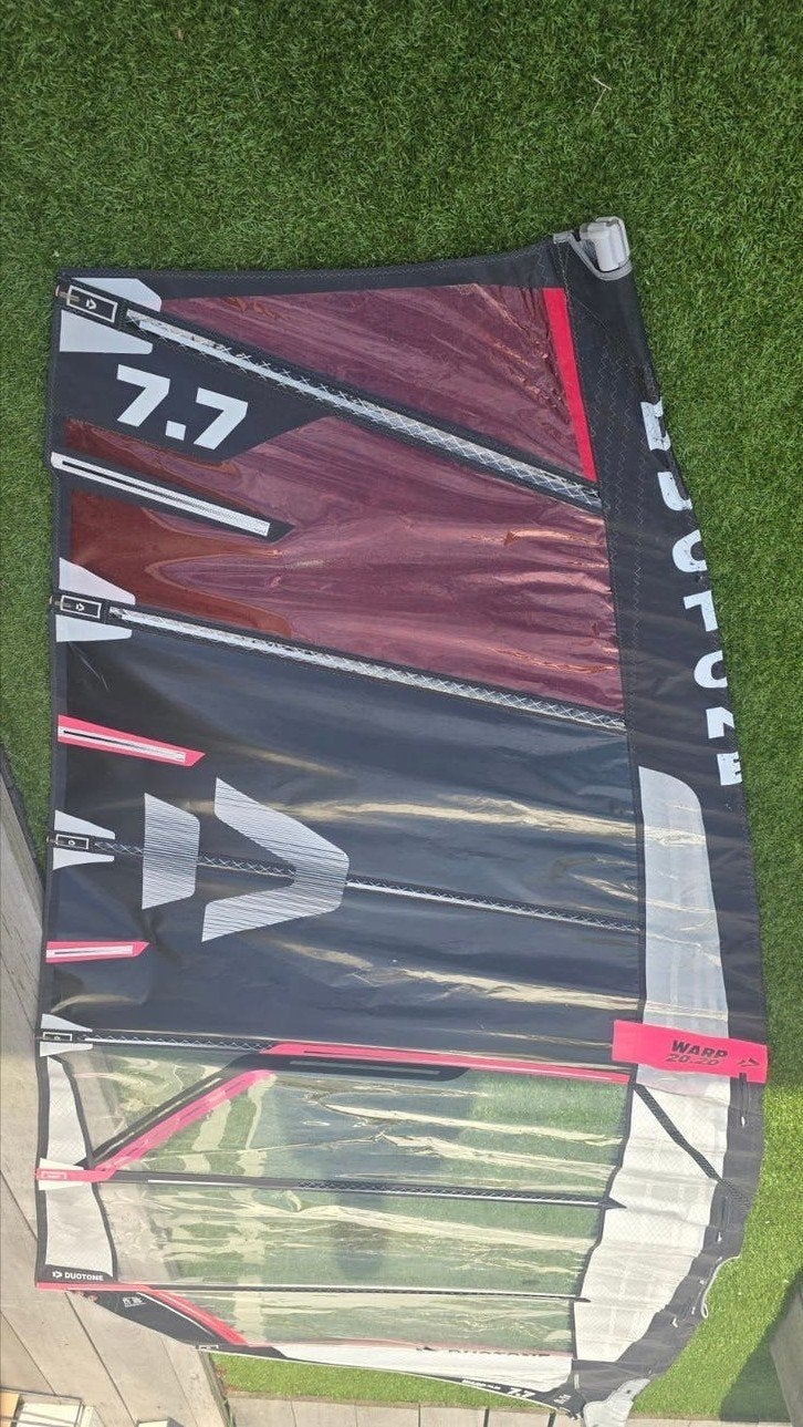 Boards - Masten - Zeilen - Vinnen, Watersport en Boten, Ophalen of Verzenden, Gebruikt, Duotone, Complete set