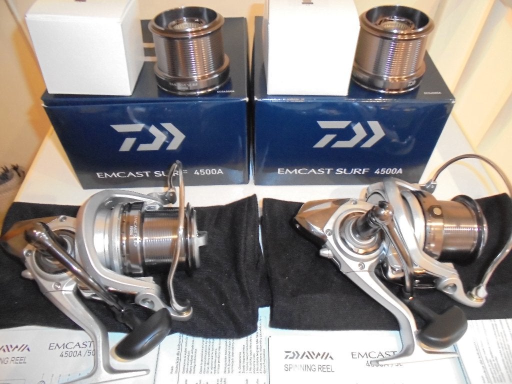 Daiwa Emcast Surf 4500A Molen + Reservespoel (maat 14000), Ophalen of Verzenden, Nieuw, Molen