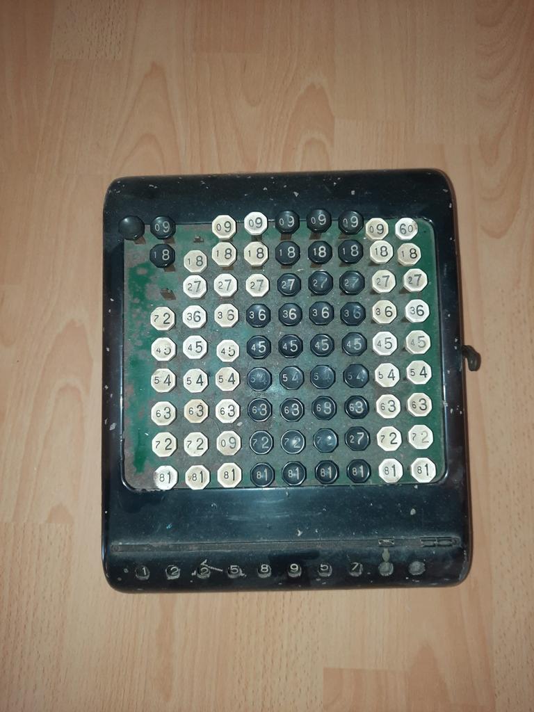 Telmachine / rekenmachine antiek, Antiek en Kunst, Antiek | Kantoor en Zakelijk, Ophalen