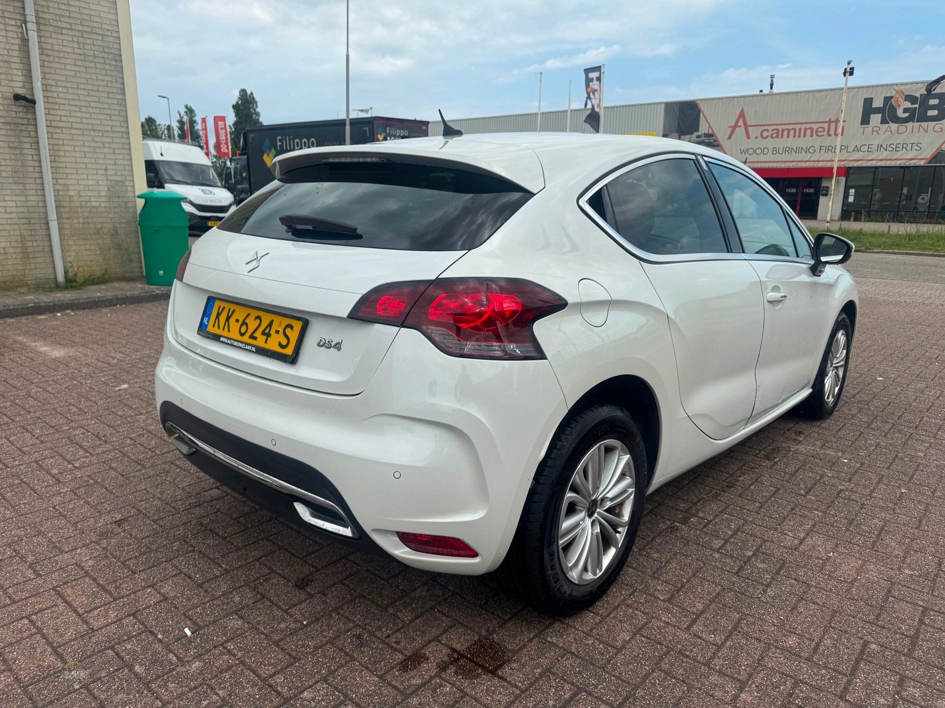 DS 4 1.6 BlueHDi AUTOMAAT NAVI-XENON-LED-KEY-LESS, Auto's, Gebruikt, Euro 6, 4 cilinders, Wit