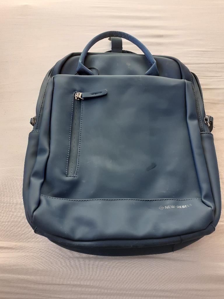 New Rebels blauwe laptop tas, Sieraden, Tassen en Uiterlijk, Tassen | Rugtassen, 25 tot 40 cm, Zo goed als nieuw, 30 tot 45 cm