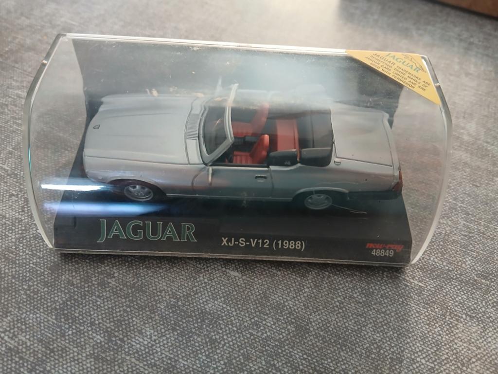Jaguar XJ-S-V12 (1988) schaalmodel in vitrine, Ophalen of Verzenden