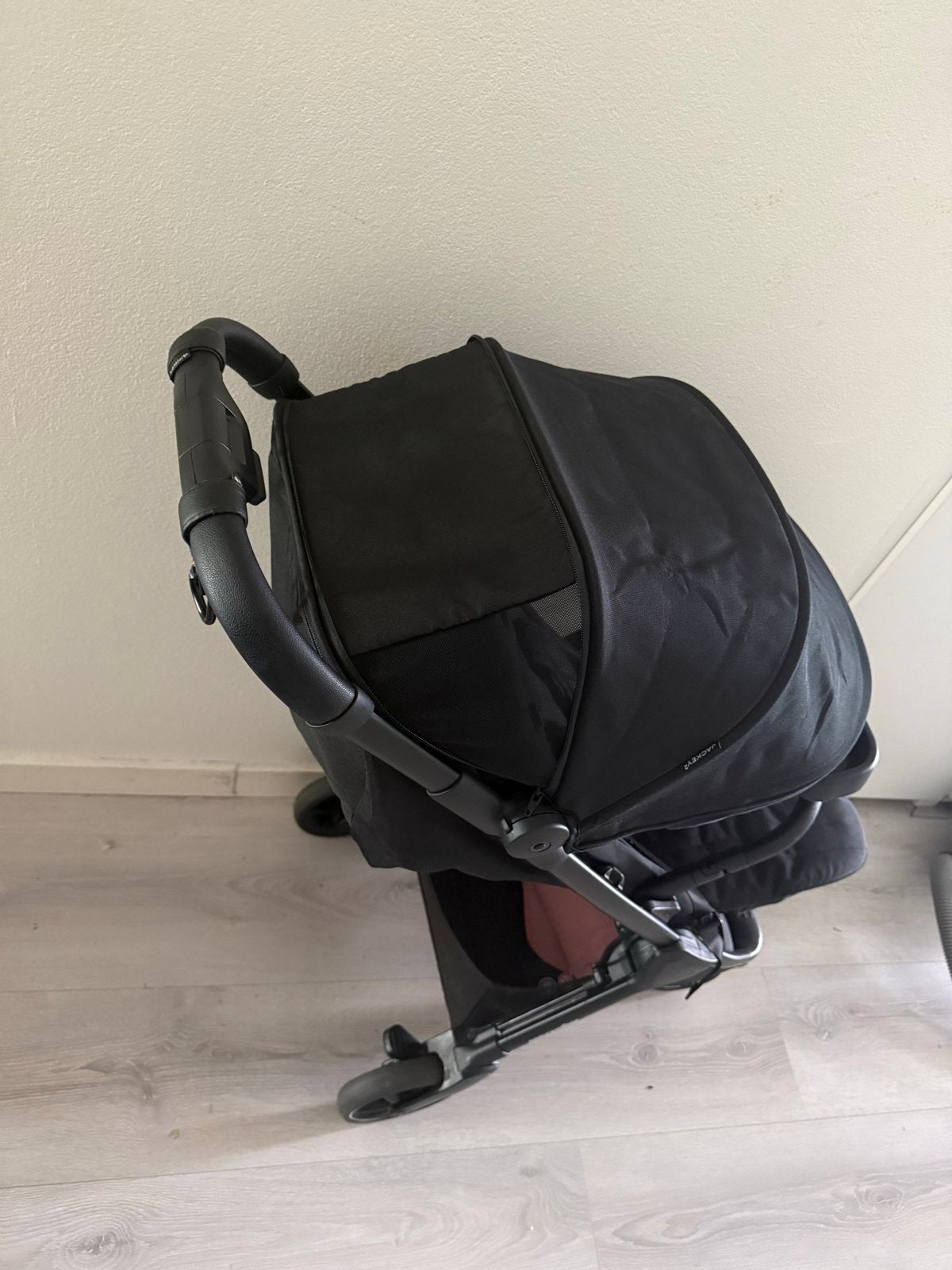 Easywalker Jackey buggy - Zwart, Kinderen en Baby's, Buggy's, Zo goed als nieuw, Overige merken, Verstelbare rugleuning, Ophalen
