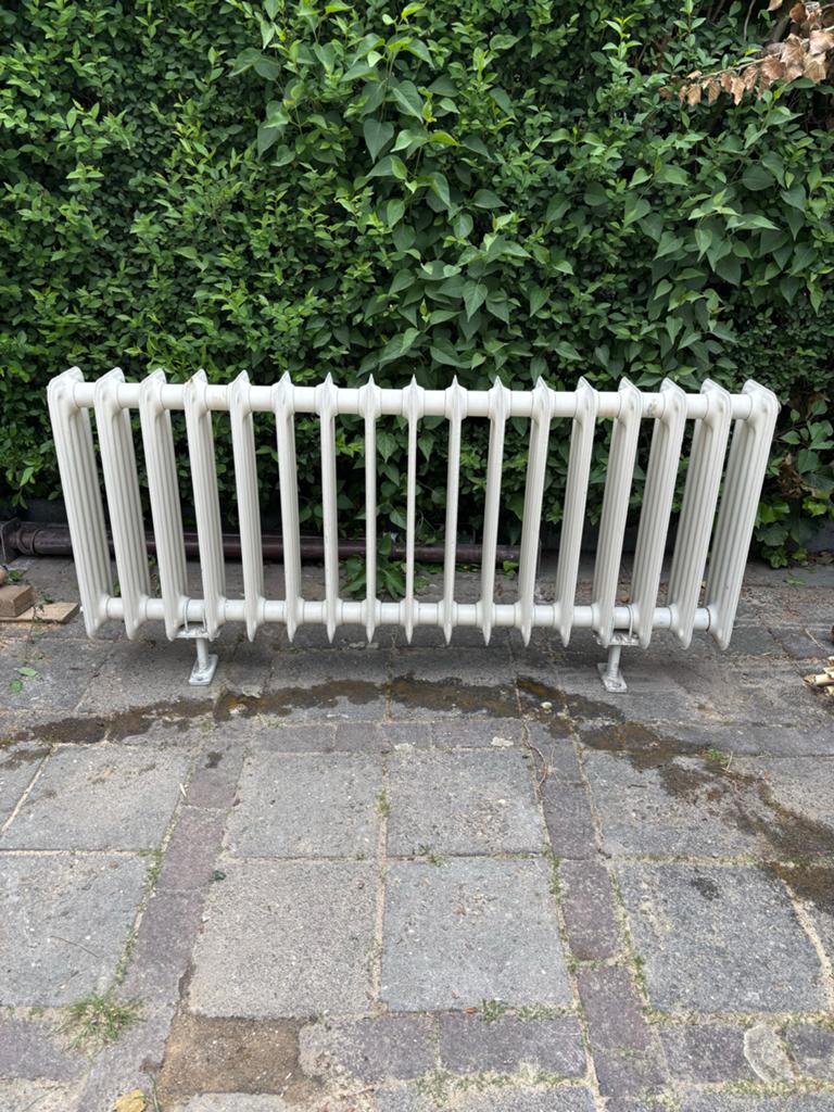 Antieke Radiator - Wit, Doe-het-zelf en Verbouw, Verwarming en Radiatoren, Ophalen, 30 tot 80 cm, Gebruikt, Radiator