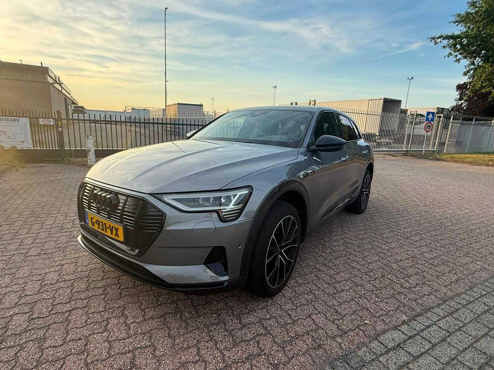 Audi - e-tron - e-tron 55 q. adv. - Car - Automaat - 2019, Auto's, Automaat, 131 €/maand, 360 pk, Origineel Nederlands