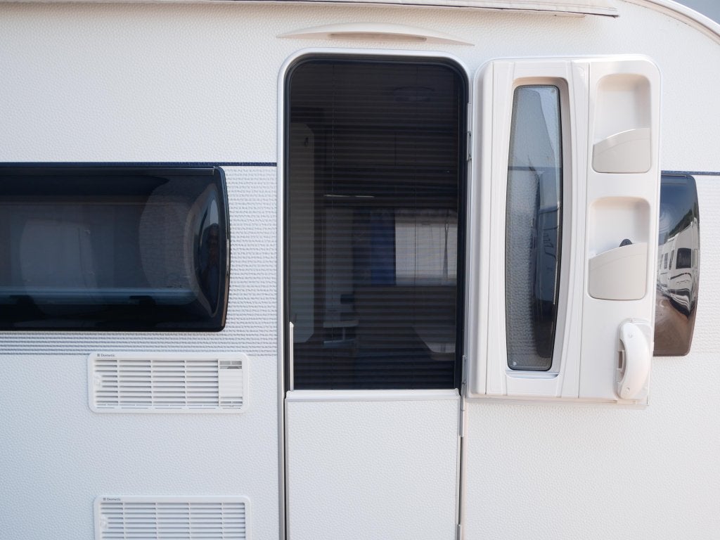 Hobby De luxe Easy 460 LU Mover, luifel, fietsrek, Caravans en Kamperen, Niet ingevuld, Hobby, Schokbreker, Bedrijf