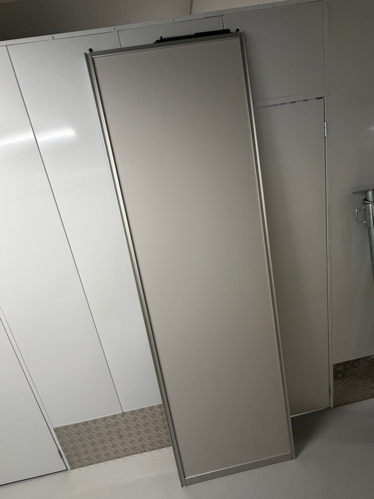 3 nieuwe kledingkast deuren 2400x750 mm met rails, Ophalen, Nieuw, Met deur(en), 200 cm of meer