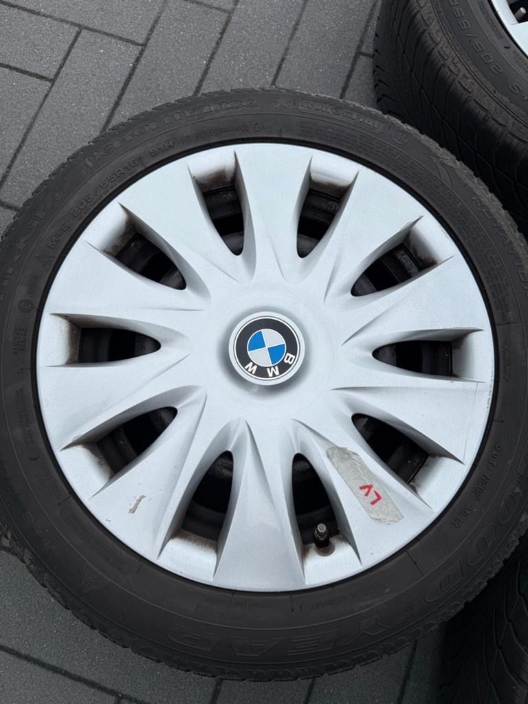 Originele BMW winterbanden met stalen velgen en wieldoppen, Auto-onderdelen, Banden en Velgen, Gebruikt, 16 inch, Banden en Velgen