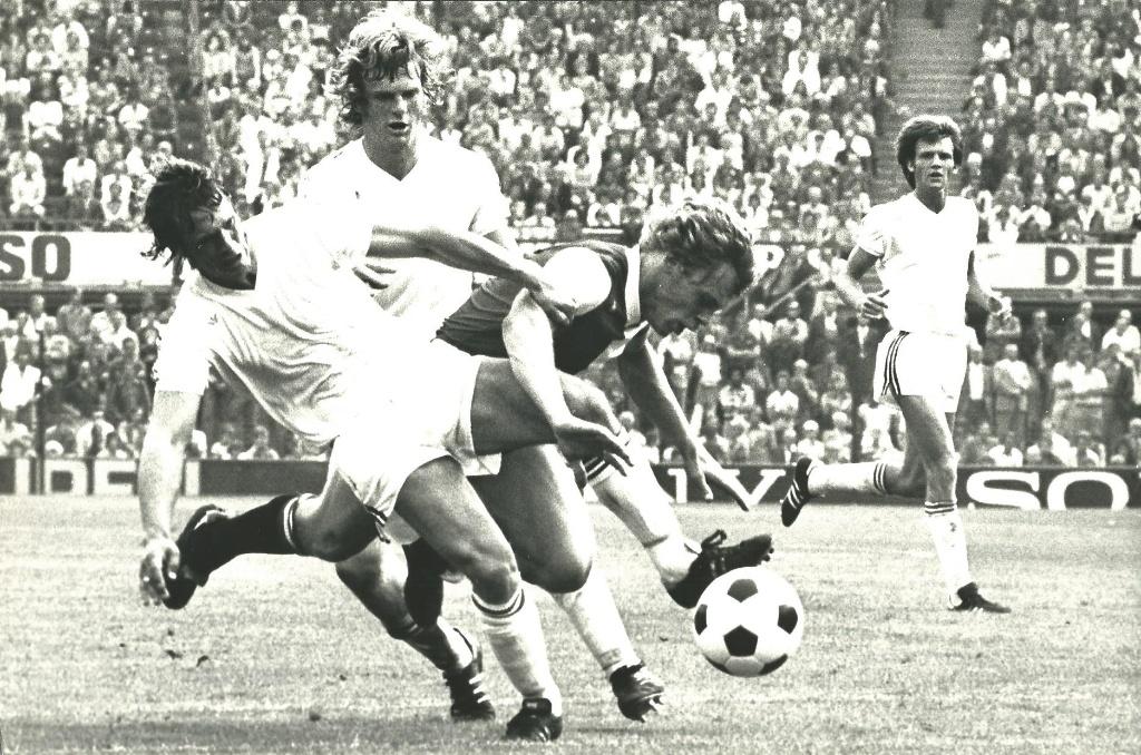 1976-1977 persfoto Feijenoord - Go Ahead  Eagles 3-1, Verzenden, Zo goed als nieuw, Feyenoord, Overige typen