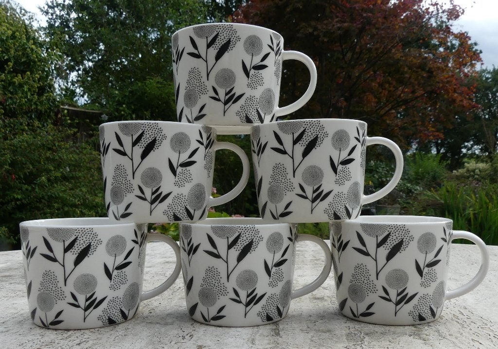 8 Nieuwe DUTCH ROSE Wit Mokken met Abstract Grijze Bloemen, Huis en Inrichting, Keuken | Servies, Ophalen of Verzenden, Nieuw