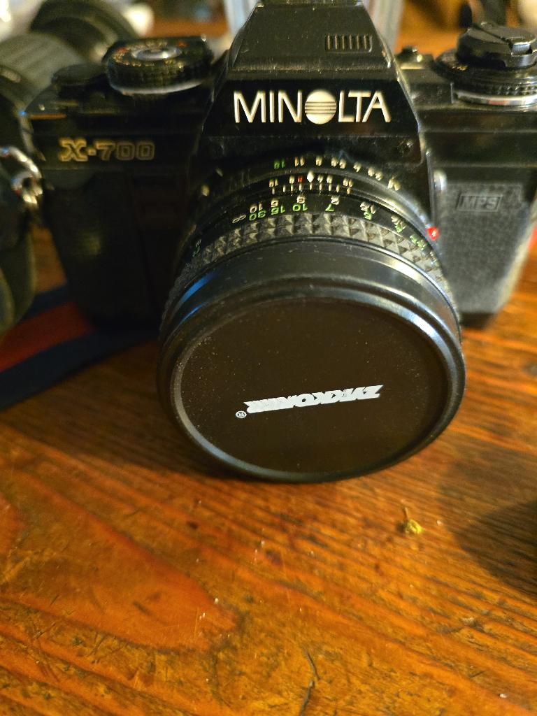 Minolta X-700 set + Rokkor lenzen + Metz flitser, Ophalen of Verzenden, Gebruikt, Spiegelreflex, Minolta
