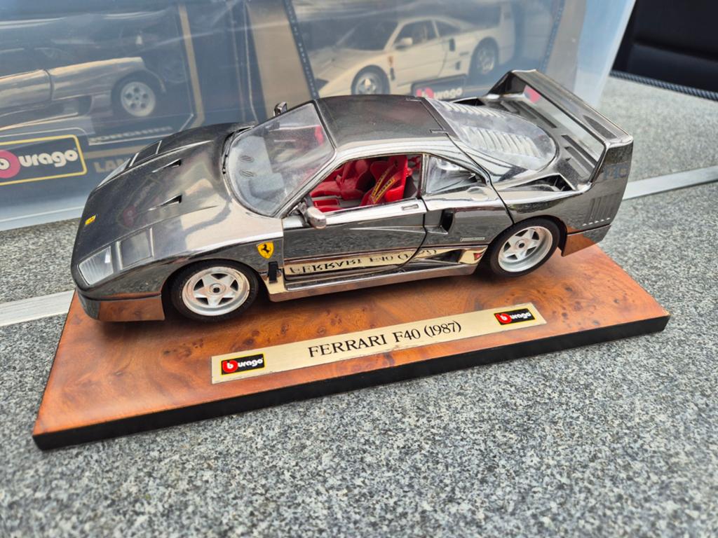Bburago Ferrari F40 dark chrome chroom, Hobby en Vrije tijd, Modelauto's | 1:18, Ophalen of Verzenden, Zo goed als nieuw, Bburago
