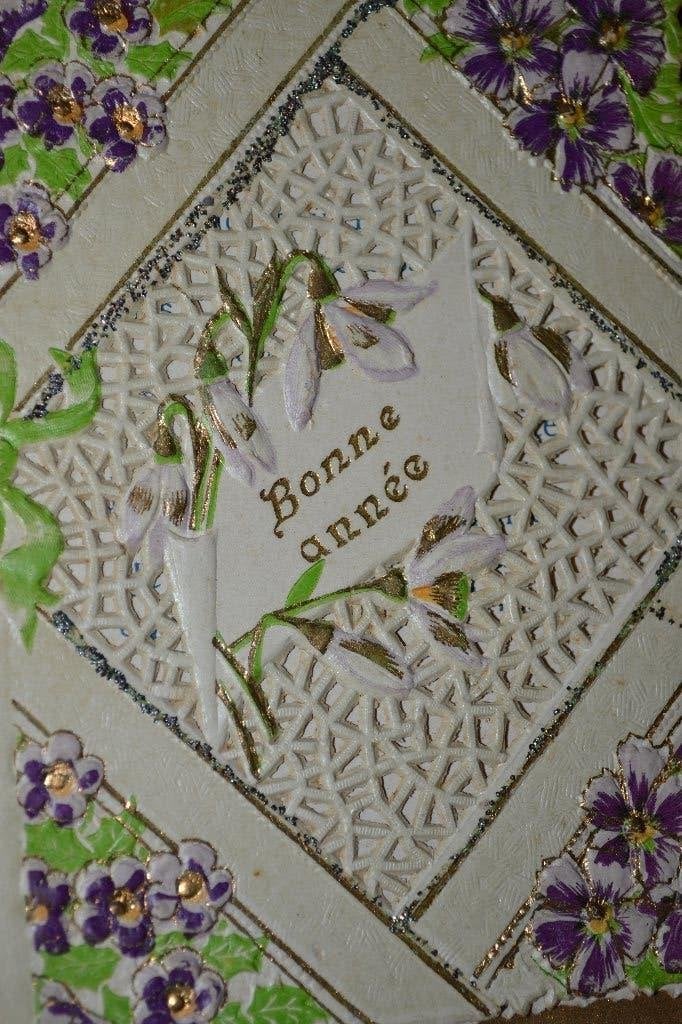 frankrijk 1900 relief viooltjes sneeuwklokjes, Ophalen of Verzenden, Voor 1920, Gelopen, Sterren en Beroemdheden